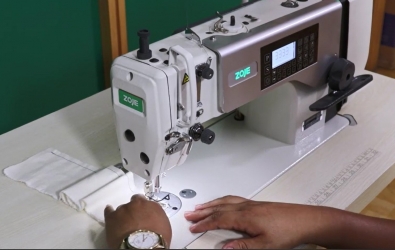 Máquina de Costura Reta Eletrônica Lançadeira Grande com Motor