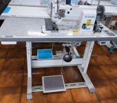Máquina de costura Reta Industrial Transporte triplo 2 agulhas Yamata GC20606