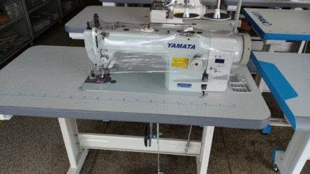 Máquina de Costura Industrial Reta Transporte Duplo com Motor Direct Drive- Yamata